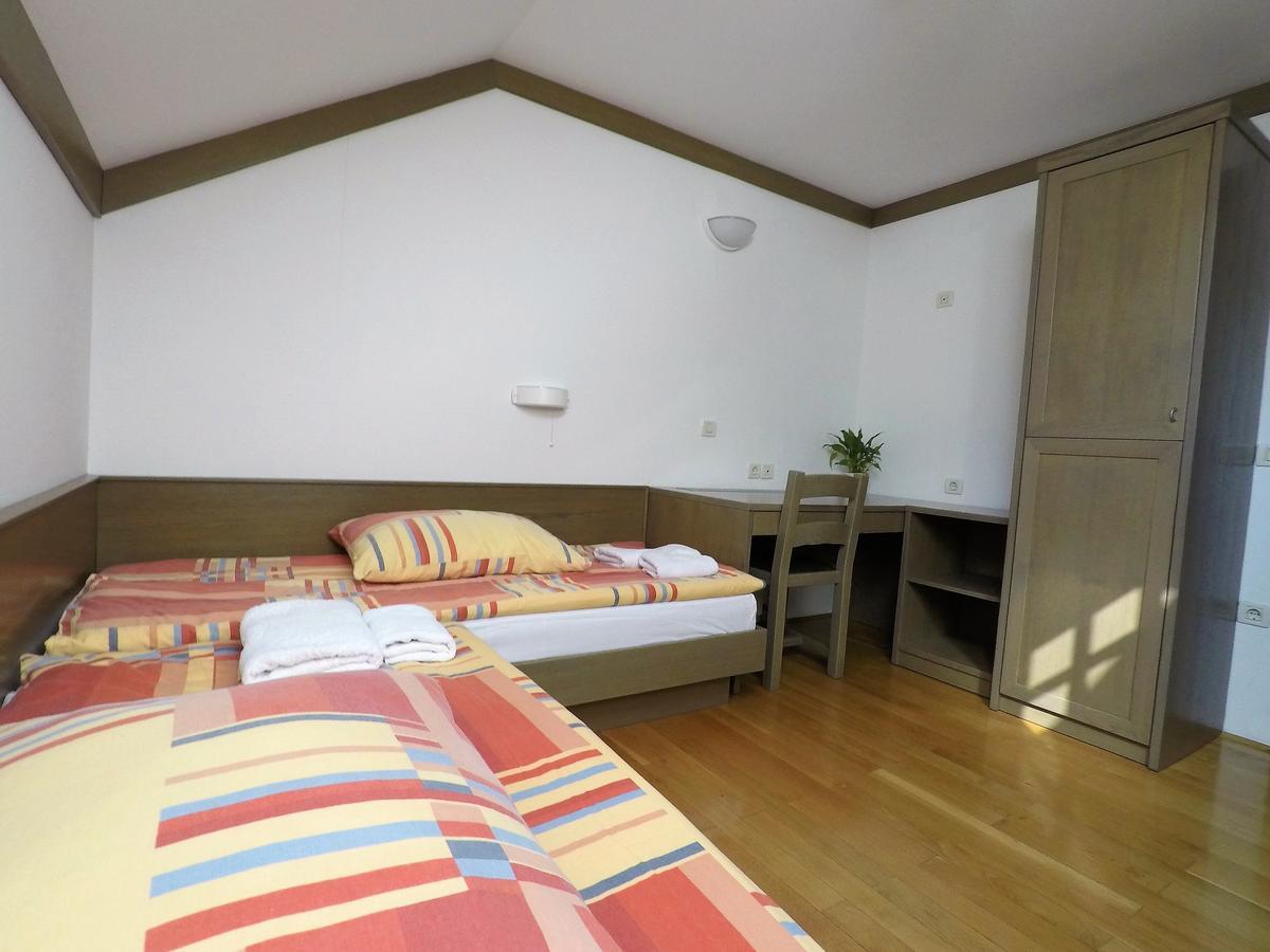 לינה וארוחת בוקר Tržič Karami Mountainhouse מראה חיצוני תמונה
