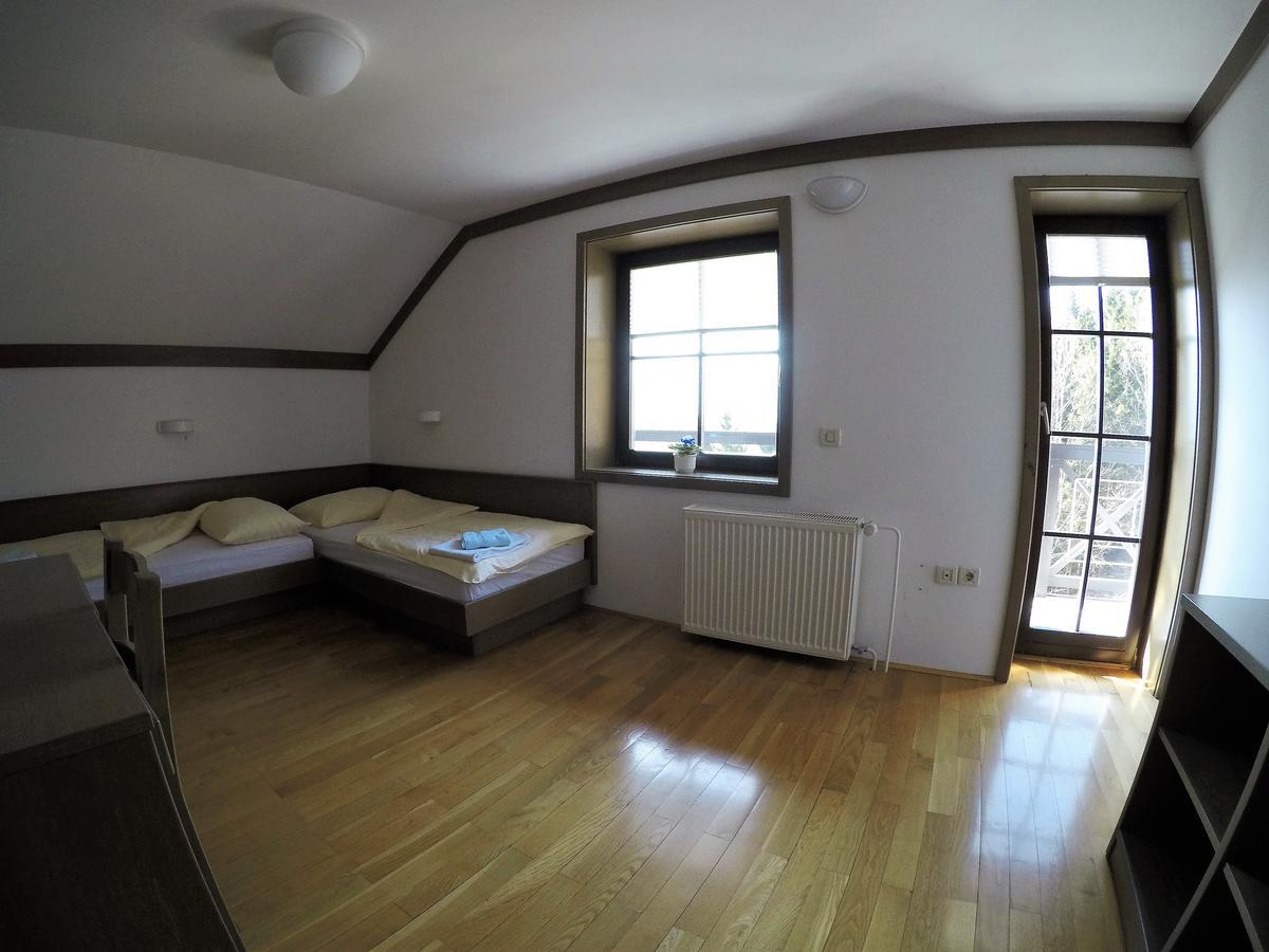 לינה וארוחת בוקר Tržič Karami Mountainhouse מראה חיצוני תמונה